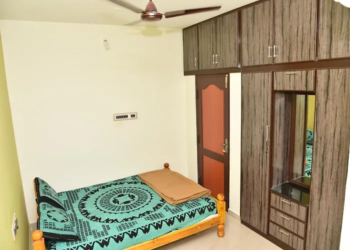 Thirumalai Home Stay - Group & Family Stay Room Vl Swami Malai Temple