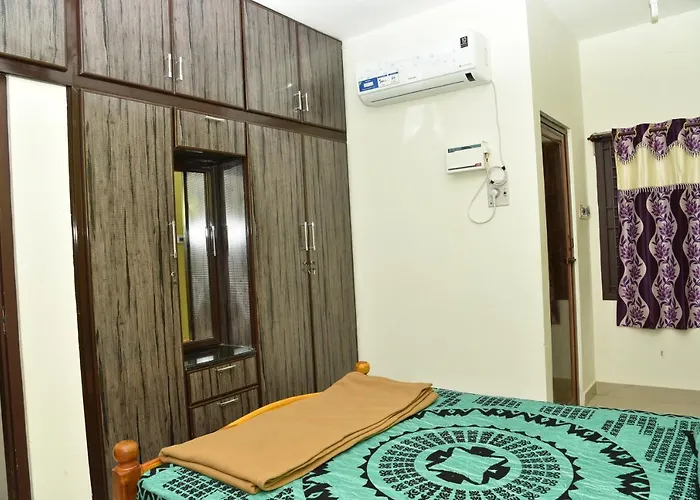 Thirumalai Home Stay - Group & Family Stay Room Vl Swami Malai Temple